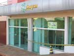 Ladres quebraram vidraa da agncia do Sicred