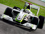 Sob forte chuva, o ingls Jenson Button garantiu a vitria para a Brawn GP