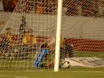 ...mas no conseguiu impedir o gol colorado