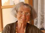 Ivonne Maria Dreyer, 74 anos, de Candelria, usa a tcnica oriental de dobradura para a criao de artesanato de Pscoa