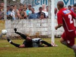 Abner, do Cermica Silveira, converte seu pnalti