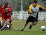 Lance do jogo Cermica Silveira 2 x 2 Santa Maria