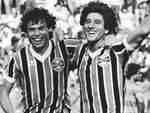 Contratado pelo Grmio, se destacou e ganhou projeo nacional. Conquistou a Libertadores e o Mundial de 1983, se tornando o maior dolo da torcida gremista, imortalizando a camisa 7