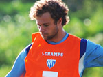 Rafael chuta com estilo no treino do Ava