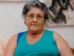 A funcionria pblica aposentada Moreima da Rosa Ferreira, 70 anos, de Porto Alegre, comps a minivitrina