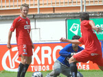 Jogadores participaram de um treino ttico