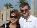 &quot;Adriana e Joo Carlos Vanni de Erechim, em abril de 2008, na praa onde est o masolu de Mohamed VI, em Rabat, capital do Marrocos&quot;