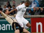 Olympique 1x1 Shakhtar Donetsk - Luiz Adriano (D), ex-Inter, escapa da marcao de Benoit Cheyrou
