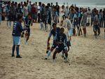 Jogadores treinaram na praia do Campeche e torcida acompanhou de perto