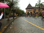 Primeira etapa — Foi feita debaixo de muita chuva e frio. Segundo os atletas, uma etapa muito bonita, e com dificuldades