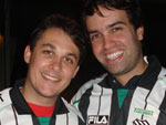 Os alvinegros Luiz Gustavo e Moritz no lanamento do novo uniforme do Figueirense