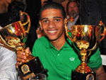 O atacante colorado Taison foi o destaque da noite, vencendo em quatro categorias: melhor atacante, jogador revelao, melhor jogador e goleador do campeonato