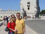 "Luis Carlos e Jana�ne Britto defronte � Torre de Bel�m em Lisboa"