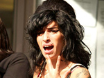 Amy Winehouse: Essa dispensa comentrios! Tente lev-la pra rehab? Ela no vai, no vai, no vai... No mximo vai pegar uma prainha no Caribe...  Mas largar as drogas que  bom, at hoje nada. A cantora inglesa j foi presa duas vezes por posse de drogas, confessou ter agredido um homem, fugiu do aniversrio, vive aparecendo cheia de pereba, teve suas msicas para o prximo disco censuradas e entre um escndalo e outro foi proibida pelo governo americano de entrar no pas.