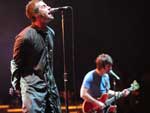 A banda levantou o pblico com um hit Rock'n'roll Star, do primeiro disco, Definitely Maybe, lanado em 1994