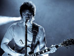 Mais de 12 mil pessoas cantaram em coro sucessos como Morning Glory, Wonderwall e Supersonic