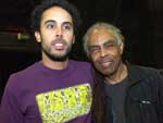 Gilberto Gil depois do show com seu filho Bem Gil, que toca guitarra na banda