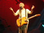 Pblico de todas as idades cantou junto com o baiano