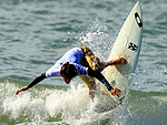 Matheus Navarro foi o primeiro surfista de Itaja a avanar para o evento principal