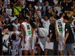 Torcida vibra com a vitria do Joinville