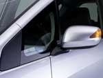 Em rodovias, o condutor conta com o modo esportivo, e a troca de marchas sequencial pode ser feita por borboletas no volante, como no sed Civic