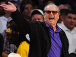 O veterano Jack Nicholson era o amix empolgado dos atores. Pulou a cada ponto conquistado pelo Lakers