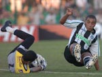 Fbio  mais rpido que Anderson Pico aps a cobrana de falta da intermediria
