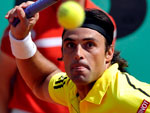 E o brasileiro comeou muito bem no jogo. Quebrou um game do Nadal, mas acabou levando duas quebras. Assim, o primeiro set acabou em 7 a 5 para o nmero um