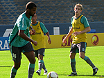 Os jogadores reservas treinaram no gramado principal do Estdio Olmpico
