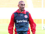 Guiazu cumpre suspenso e no joga contra o Coritiba