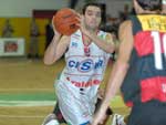 Manteguinha tenta assistncia em ataque catarinense