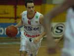 A equipe catarinense liderou o placar durante parte do jogo, mas acabou superada no final por 88 a 86