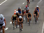 No ciclismo, os triatletas percorreram vias de diversos bairros de Florianpolis