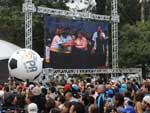 Quem estava no parque acompanhou o anncio de Blatter por um telo