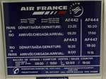 Segundo a Air France, a aeronave atravessou &quot;fortes turbulncias&quot; por volta das 4h14min na Frana 