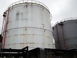 Tanque para armazenagem de etanol, no porto