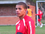 Sem Nilmar, que est na Seleo Brasileira, Taison (foto)  a esperana de gol do Inter no jogo decisivo de quarta pela Copa do Brasil