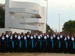 Felipe Godoy Streb: &quot;Turma de formandos do curso de Arquitetura e Urbanismo PUCRS 2009/1. Foto para o convite em frente ao Museu Iber Camargo&quot;