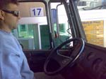 Por causa da interdio da Ponte em Ibirama, o caminhoneiro Jos Antnio Pereira tem que viajar quatro horas a mais e gastar R$ 202,80 alm do previsto