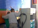 Por causa da interdio da Ponte em Ibirama, o caminhoneiro  Jos Antnio Pereira tem que viajar quatro horas a mais e gastar R$ 202,80 alm do previsto