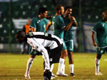 Jogadores do Guarani comemoram a quinta vitria seguida na Srie B