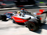 O ingls Lewis Hamilton, da McLaren Mercedes, durante o treino deste sbado