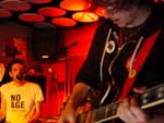 No bar Cult, tocou a banda No Age