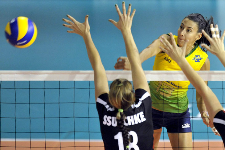jogadores de volei