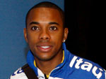Robinho, autor do primeiro gol do Brasil contra o Paraguai, desembarca na frica do Sul