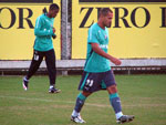 Jogadores disputaram coletivo no gramado suplementar do Ol�mpico