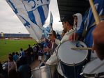 Torcida levou bandeiras, instrumentos, tudo para apoiar os atletas rumo  primeira vitria na Srie A