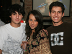 Arthur Ferrao, Bruna Mendes e Henrique Paula