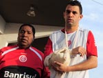 Magro deixou o Beira-Rio com o brao imobilizado