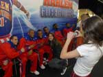 Harlem Globetrotters fazem tarde de autgrafos em Joinville